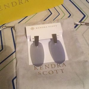 BRAND NEW Aragon Kendra Scott Earrings!